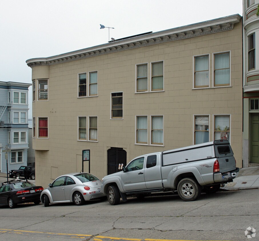 Building Photo - 301-305 Green St