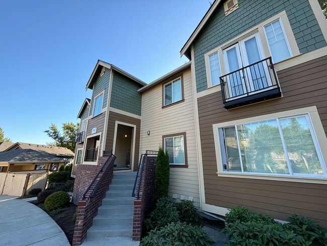 Foto del edificio - Well Appointed Marymoor Ridge Condominium