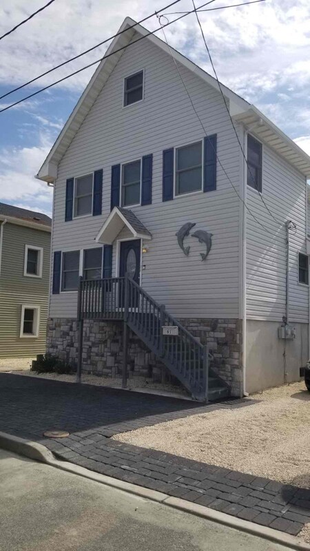 Primary Photo - 61 Fielder Ave