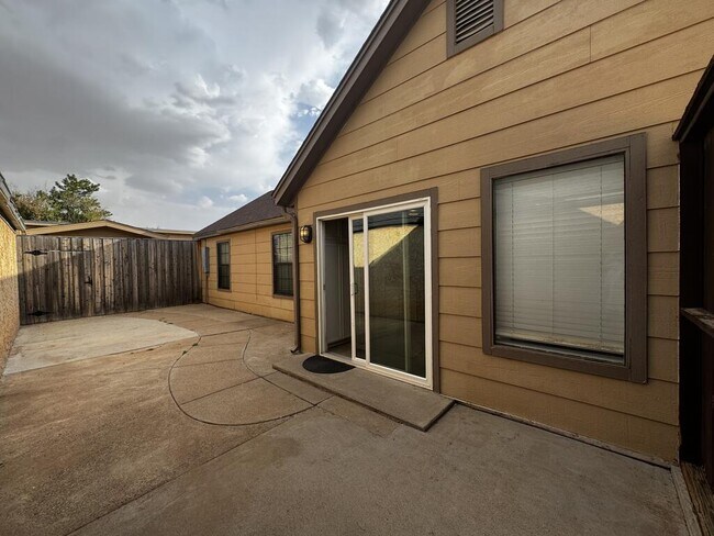 Foto del edificio - 3611 Monclave Dr