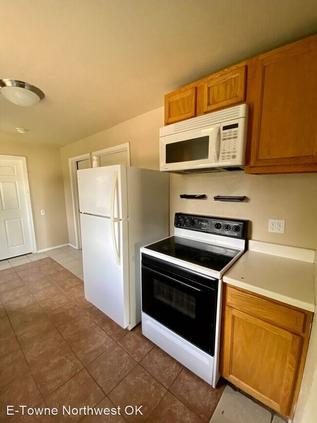 Building Photo - 2 br, 1 bath House - 819 13th St