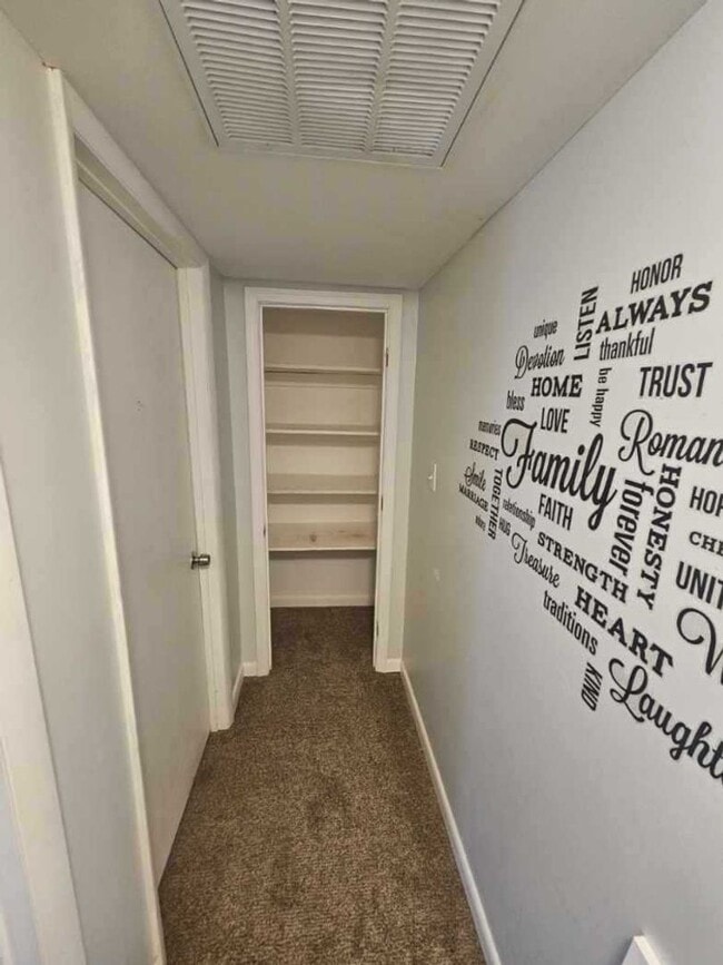 Building Photo - 219 N Lawrence St