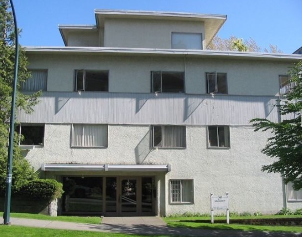 Primary Photo - Henry Manor
