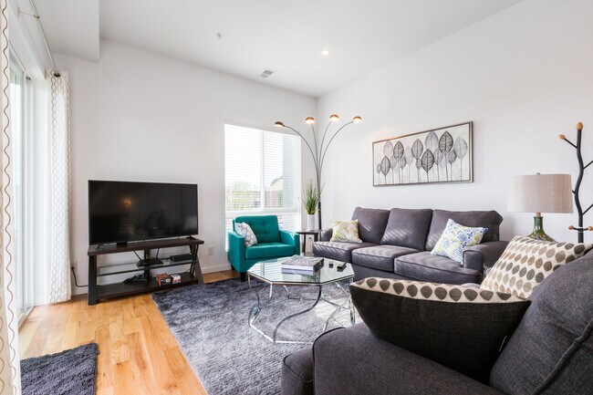 Building Photo - 3081 W 16th Ave