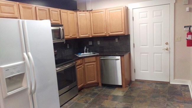 New Stainless Steel appliances - 807 Literary Rd