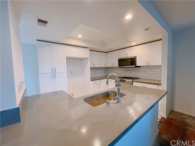 Building Photo - 22928 Estoril Dr