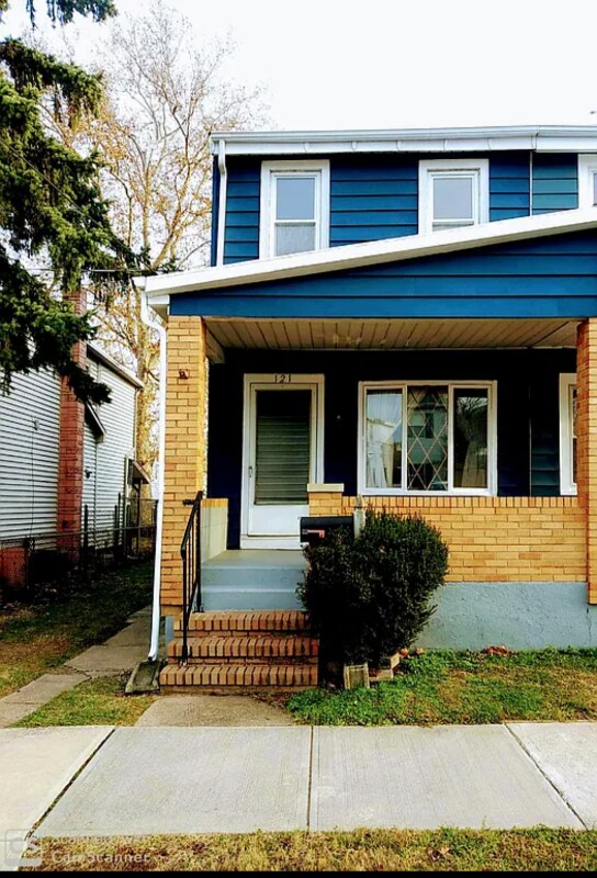 Primary Photo - 121 E Franklin St