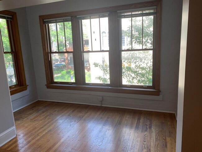 Foto del edificio - 5606 N Kenmore Ave