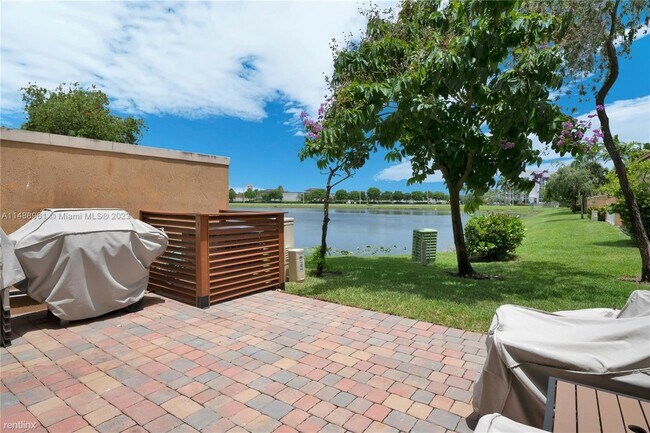 Foto del edificio - 2 br, 3 bath Townhome - 14383 SW 9th Ct 14383