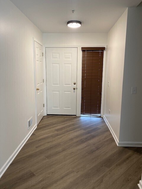 Foto del edificio - 1105 Cambria Ln S