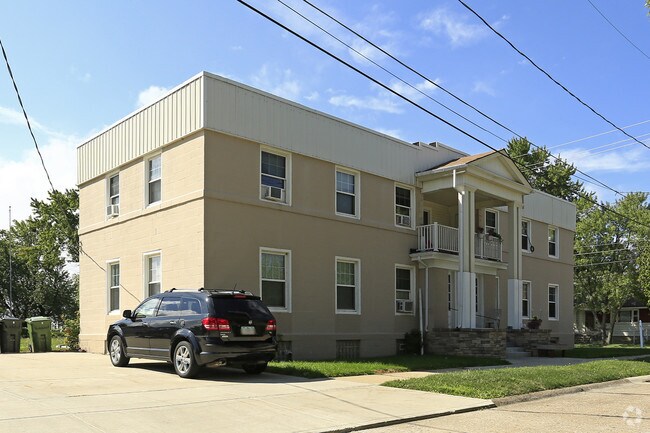 Building Photo - 600 Joughin St