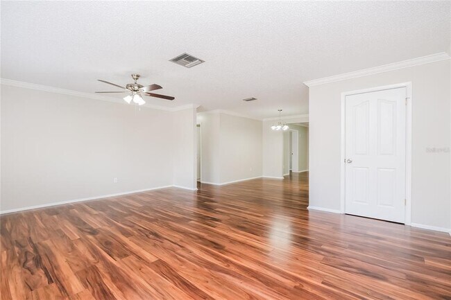 Foto del edificio - 1202 MacFarlane Ave