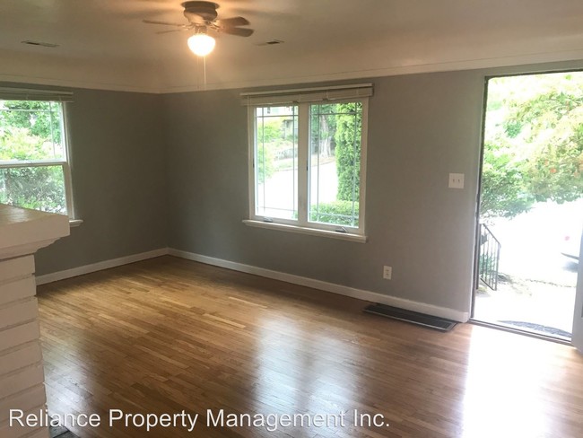 Building Photo - 634 N Blandena St