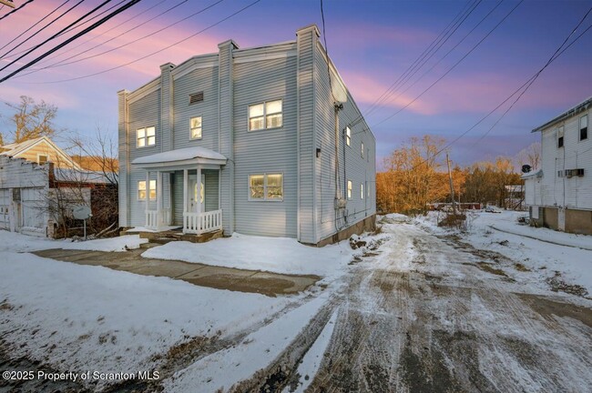 Building Photo - 144-144 Market St