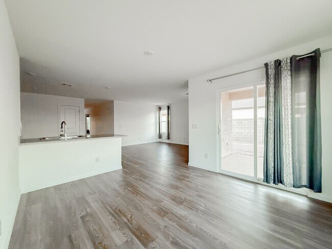 Foto del edificio - 8693 W Valdez Dr