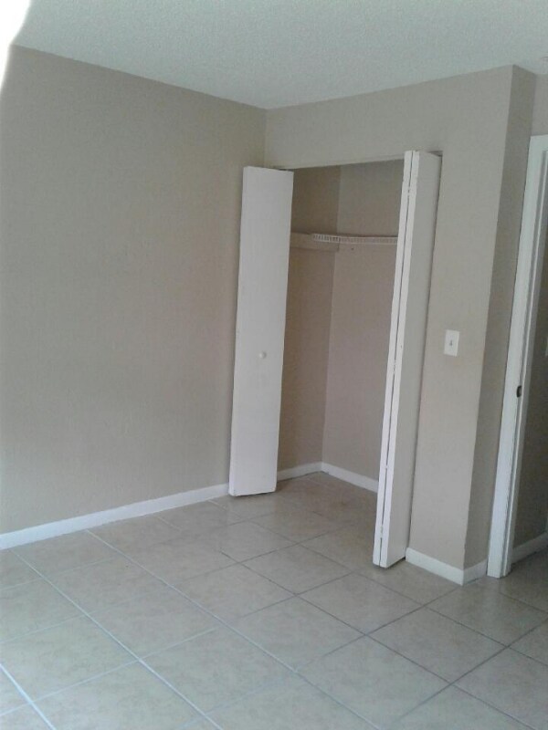 Foto del edificio - 512 Dade Ave