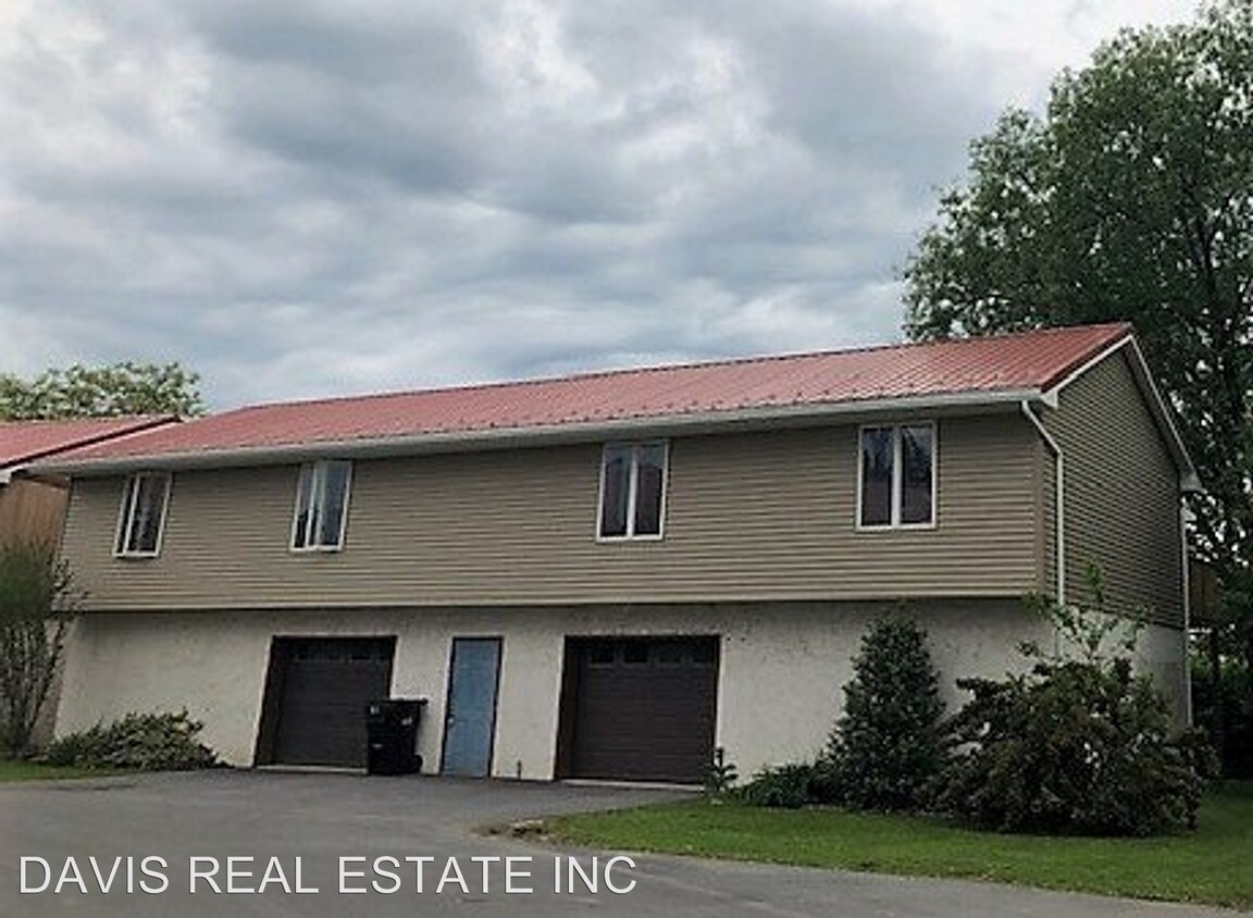 310 S Lincoln Ave, Jersey Shore, PA 17740 Room for Rent in Jersey