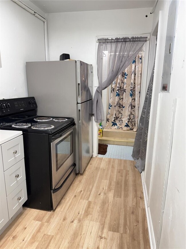 Building Photo - 6840 Martin Rd