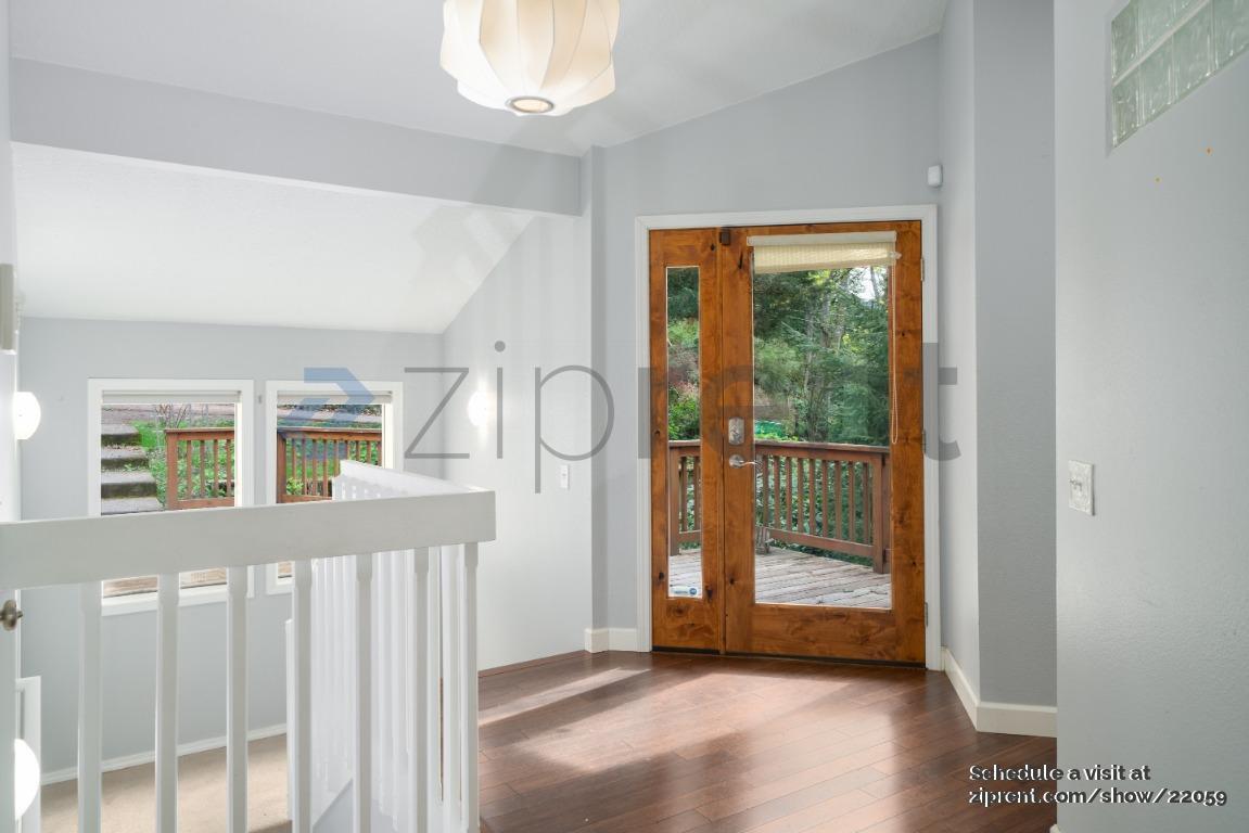 Foto principal - 5911 SW Yamhill St
