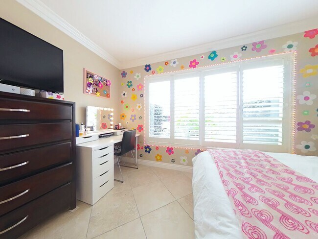 Building Photo - RARELY AVAILABLE- Your Campanile Oasis awaits!  POOL - flexible move in date