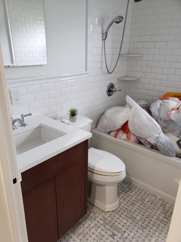 Primary Photo - 250 Tibbetts Rd