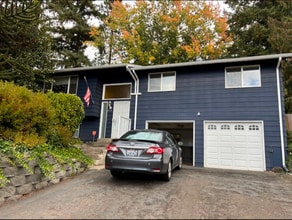 Building Photo - 874 Marvin Rd SE