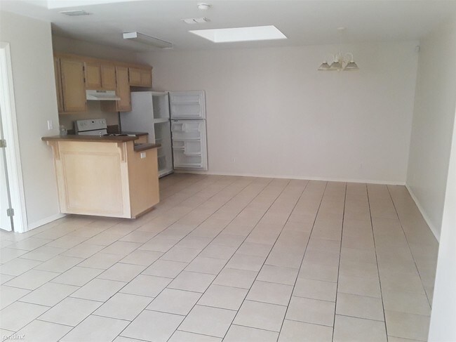 Foto del edificio - 2 br, 2 bath  - 2308 W Stubbs St