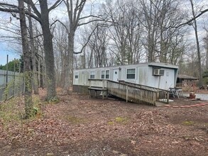 Building Photo - 120 Stocks Dr