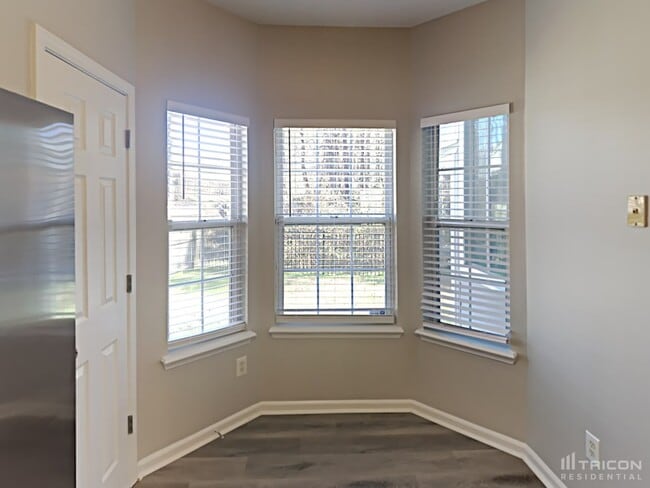 Building Photo - 4856 Lake Park Ln