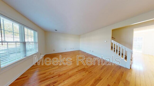 Foto del edificio - 1003 Fairway Gardens Dr