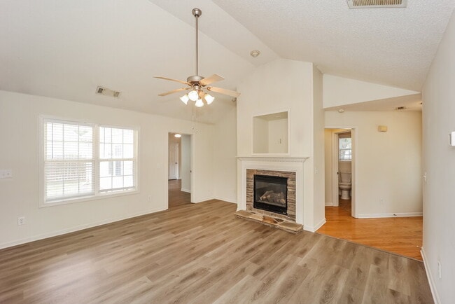 Foto del edificio - 40 Belltree Cir