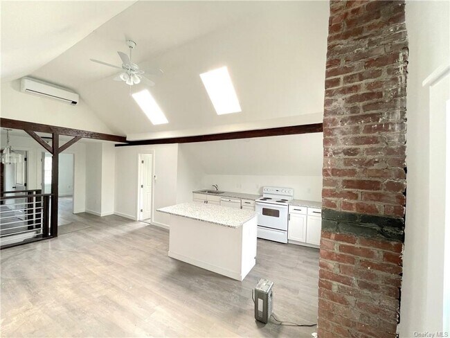 Building Photo - 1419 NY-376