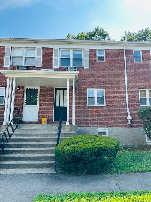 Primary Photo - 85 Abner Ct