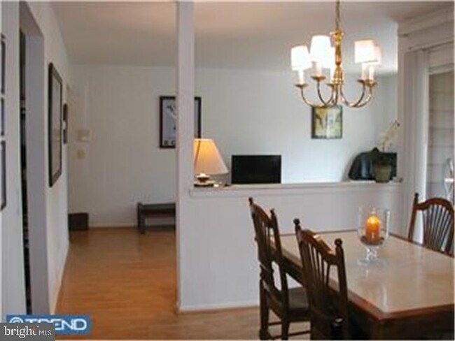 Foto del edificio - 2217 Sayre Dr