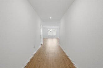 Building Photo - 21006 Longwitton Ln