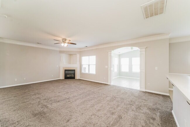 Building Photo - 620 Wrayhill Dr