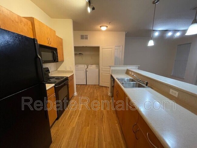 Foto del edificio - 8290 Gate Pkwy W