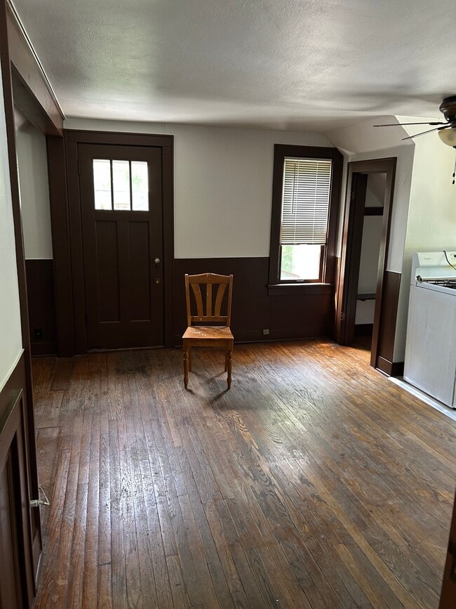 Building Photo - 1402 Northport Dr