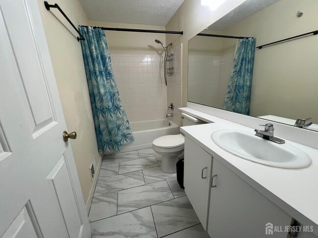 Building Photo - 72 Joyner Ct