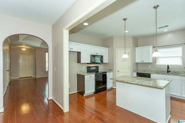 Building Photo - 4350 Sierra Dr