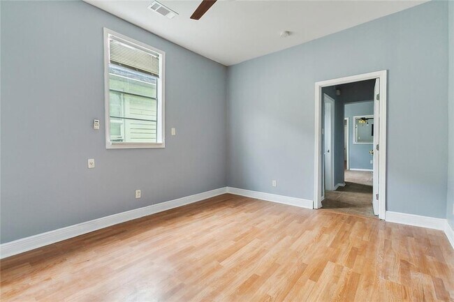 Building Photo - 8927 Hickory St