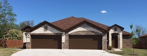 Building Photo - 3739 Vista Cove Dr