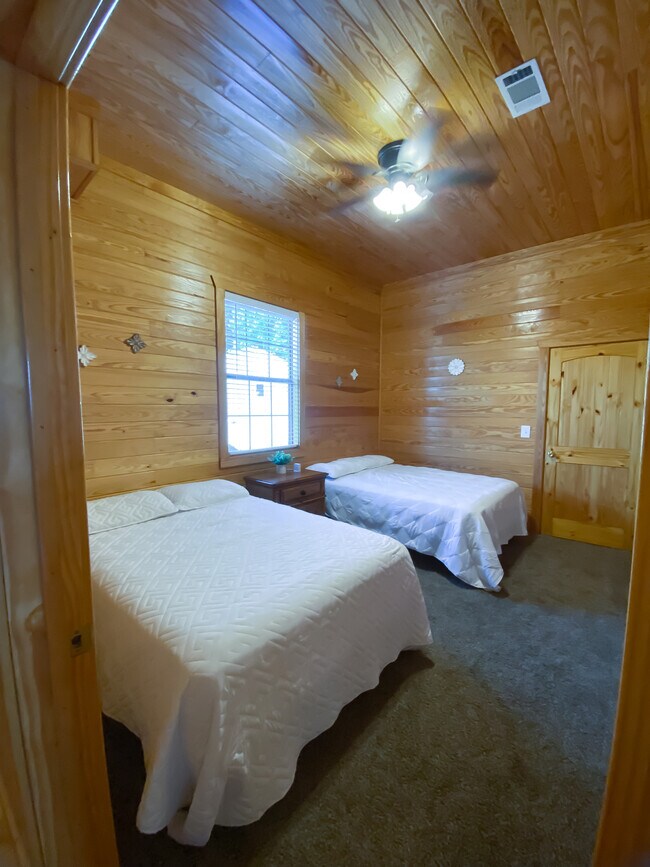 Building Photo - 4465 Carters Ferry Rd E