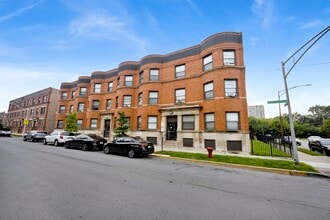 Building Photo - 6225 S Dorchester Ave