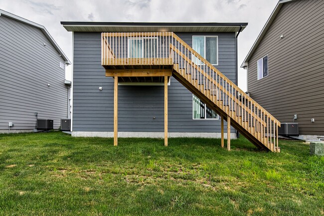 Building Photo - Available July 1st!!