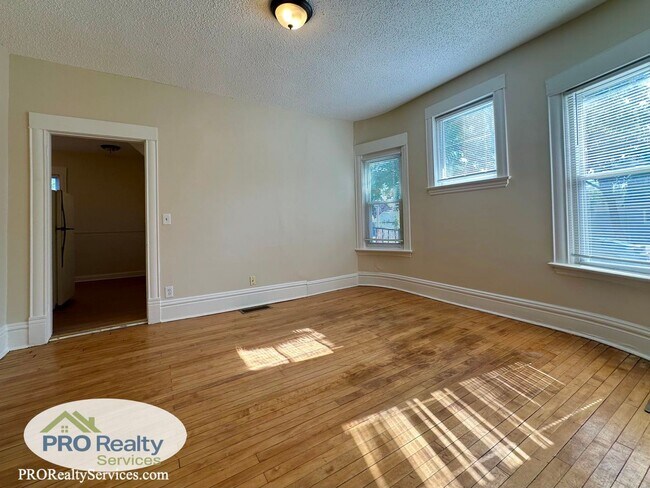 Foto del edificio - 3245 Cedar Ave S