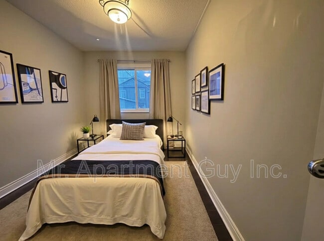 Building Photo - 30 William St