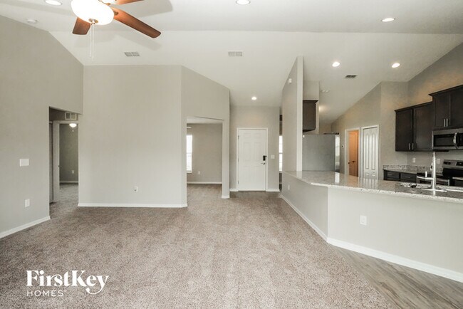 Building Photo - 444 Lanham Dr