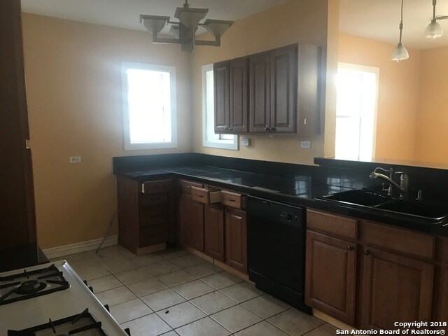 Building Photo - 302 Shadwell Dr