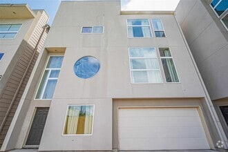 Building Photo - 5235 Larkin St